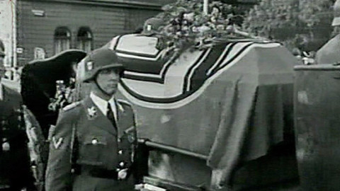 Heydrich - konečné řešení - 20/44 Je nutné mluvit německy