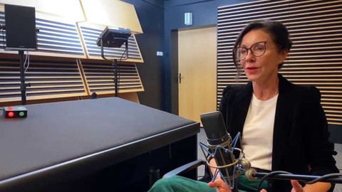 Background ČT24 - Libuše Šmuclerová