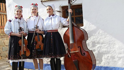 Folklorika - Od věnečku k obálence