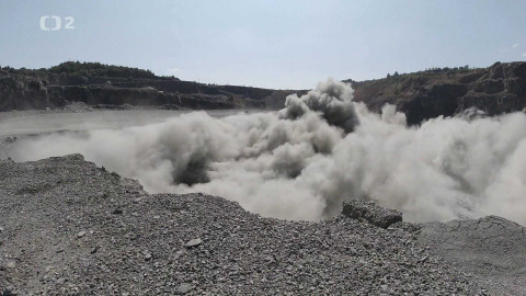 Dobrodružství vědy a techniky - Výbušniny - věda sama o sobě