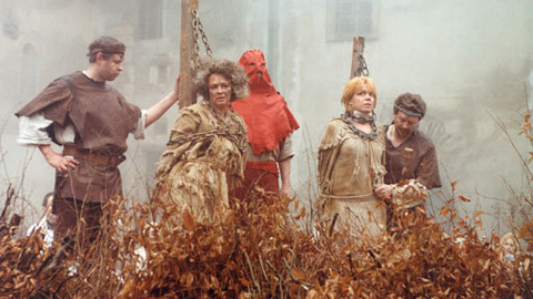 Ohnivé ženy - 2/3 Ohnivé ženy se vracejí