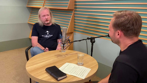 Background ČT24 - Ondřej Bezr