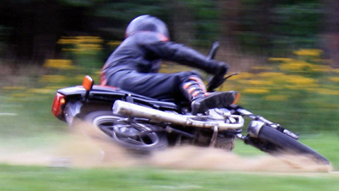 Besipky - Agresivní motorkář