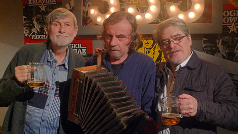 Třistatřicettři - Mezery