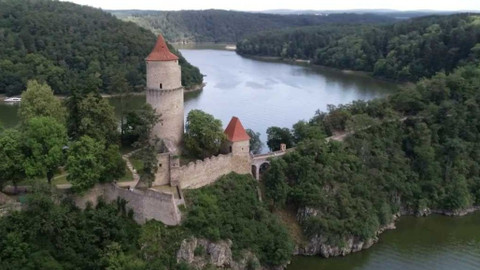 Vltava, naše řeka - 7/10 Tajemství hradů