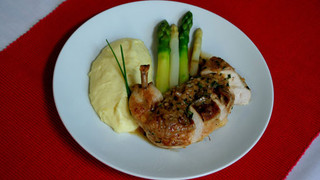 Na svatbě nemusí být jen svíčková