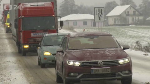Mimořádné pořady ČT24 - Počasí komplikuje život v Česku