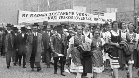 Hledání ztraceného času - Zaniklý čas průvodů