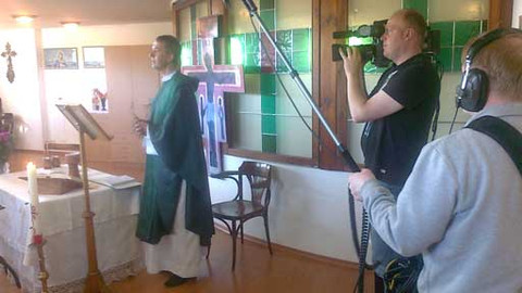 Cesty víry - Když vás chrání všichni svatí...