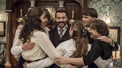 Pan Selfridge - Epizoda 9/10