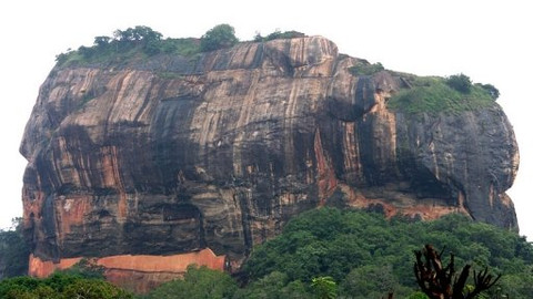 Báječný svět k nepřežití - 8/10 Vánoční ohňostroje havajské