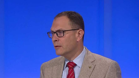 90’ ČT24 - Nový prezident – jiné vztahy s vládou, s parlamentem?