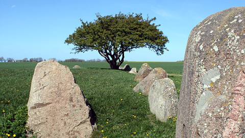 Bohové a mýty staré Evropy - 1/13 Utajená pověst o megalitech