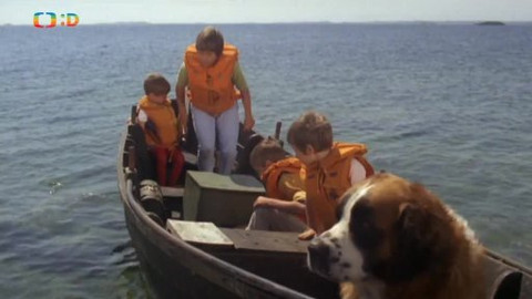 Svědectví barevného ostrova - 3/4 Ztroskotání na ostrově