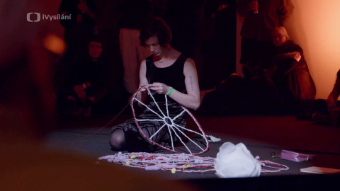 Performance Art Festival: Těla touží uvěřit - Aliza Orlan - thorns grow out of my body