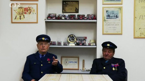 Náš venkov - Kytín. Prosíme, vystupte