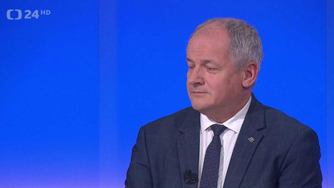 90’ ČT24 - V Česku řádí černý kašel: jak se před ním ochránit?