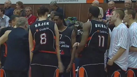 Basketbal - ČEZ Basketball Nymburk - Geofin Nový Jičín