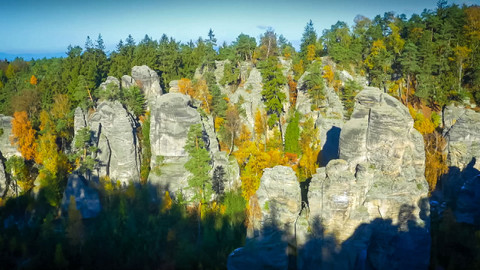 Spolu na hranici - 2/16 Ve skalách