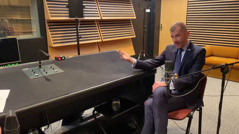 Background ČT24 - Jakub Železný