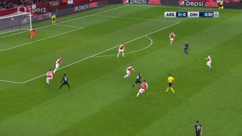 Liga mistrů UEFA - Arsenal FC - GNK Dinamo Záhřeb