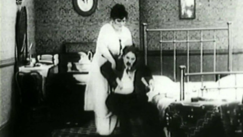 Grotesky - Chaplin novomanželem