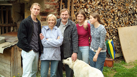 Náves - 9/10 Šťastná to žena