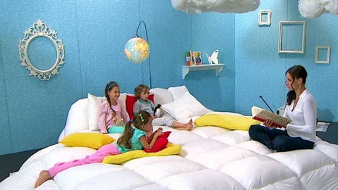 Malovaná čítanka - O nenasytné housence. Měla vosa papírnice