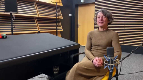 Background ČT24 - Hana Čápová