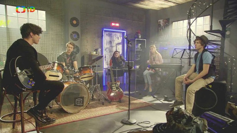 Pětka z garáže - 16/16 Jak zvládli první vystoupení