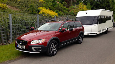 Auto Moto Revue - Bydlí se v tom, vaří se v tom, spí se v tom a přitom to jezdí na kolech – bydlibusy