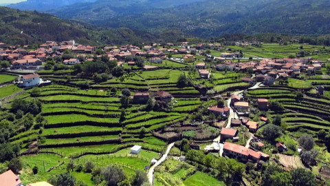 Svět z ptačí perspektivy - Portugalsko, pestrá mozaika barev