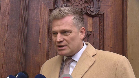 90’ ČT24 - Týden nabitý politikou: Získá vláda Andreje Babiše důvěru?