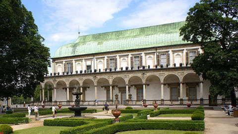 Deset století architektury - Belveder. Letohrádek královny Anny