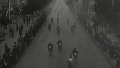 Archiv ČT24 - Kouzlo rychlých zatáček