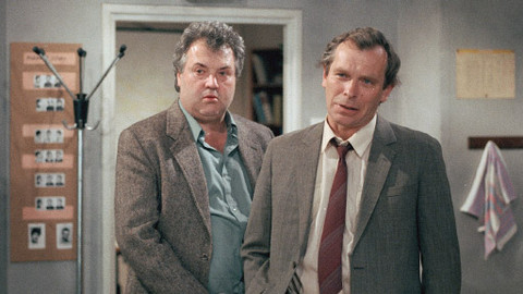 Případy podporučíka Haniky - 1/6 Půlnoční vetřelec