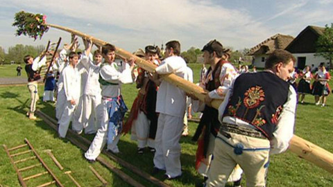 Okolo Strážnice... 60 let Mezinárodního folklorního festivalu