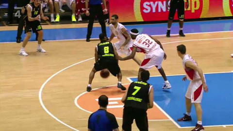 EuroCup v basketbalu - ČEZ Basketball Nymburk - Aris BSA 2003 Soluň