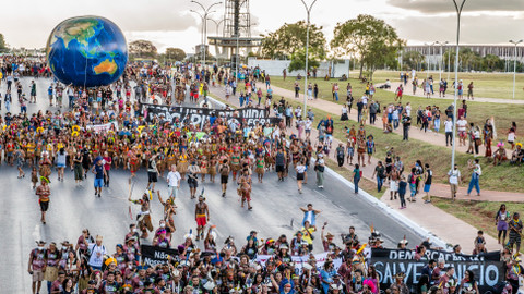 Planeta Země - 8/8 Hrdinové