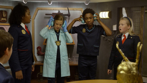 Zvláštní skvadra - 16/40 Pazvuková nákaza / Dokonalý oběd