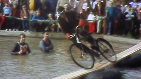 Archiv dne - 23. září 1986: Neckyáda na návsi