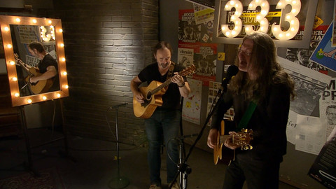 Třistatřicettři - Rekonstrukce