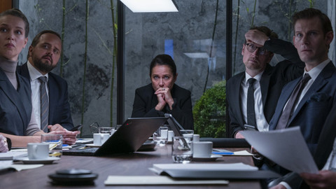 Vláda - Moc a sláva - 7/8 Ať to prostě zmizí