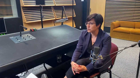 Background ČT24 - Radka Marková