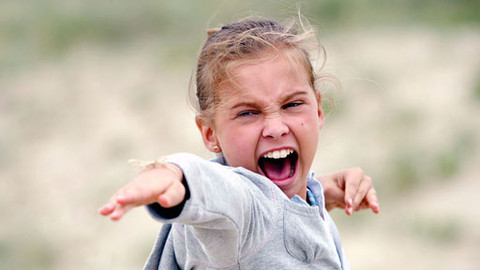 Taylor má trable - 6/26 Rozhovor