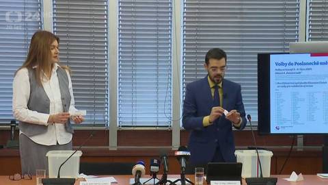 90’ ČT24 - Pravidla pro korespondenční volbu ze zahraničí
