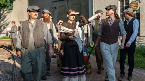 Dovolená v éře páry - 1/8 Továrna se otvírá