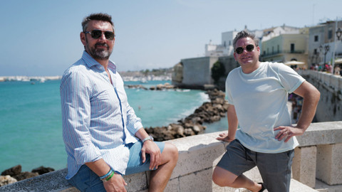 Manu a Matěj - 6/10 Nejkrásnější pláže a továrna na čokoládu – Směr nejvýchodnější bod Itálie