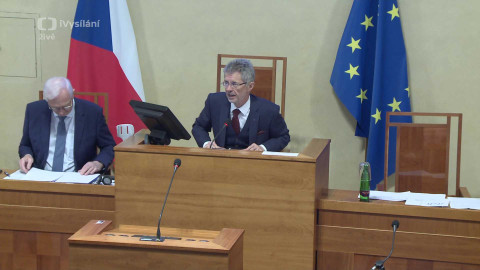 Záznam z jednání schůze Senátu PČR - 9. dubna