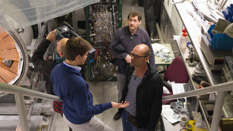 Jednou nohou v absolutnu - Elementární film